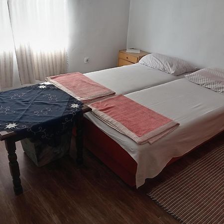 "Poetsko Cose" Nikole Tesle 86 Konuk evi Morović Dış mekan fotoğraf